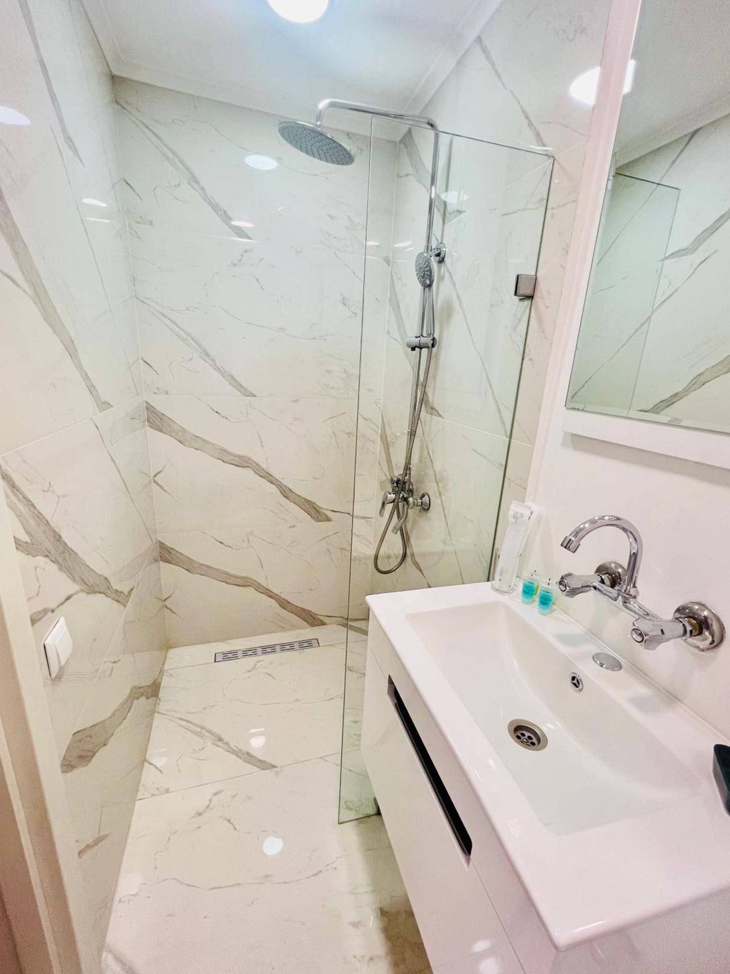 Opera Boutique Hotel Tbilisi Ngoại thất bức ảnh